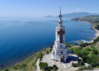 Церковь Святого Николая Чудотворца в Малореченском в Крыму: мемориальный храм-маяк в память о погибших на водах Церковь Святого Николая Чудотворца в Малореченском в Крыму: мемориальный храм-маяк в память о погибших на водах