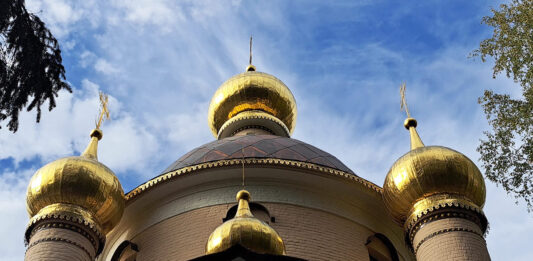 Храм Преображения Господня в Переделкино: Святыня чтимая икона Казанской Божией Матери Храм Преображения Господня в Переделкино: чудотворная Иверская икона афонского письма