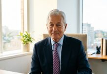 Джейми Даймон (Jimmy Dimon), досье: биография CEO JPMorgan Chase — от увольнения до $49 млрд прибыли Джейми Даймон (Jimmy Dimon), досье: биография CEO JPMorgan Chase - от увольнения до $49 млрд прибыли