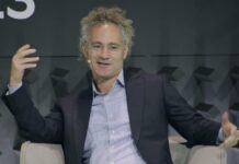 Манифест Palantir: разбор 22 тезисов Алекса Карпа — цифровой фашизм, тотальная слежка, ИИ-война и закабаление планеты Манифест Palantir разбор 22 тезисов Алекса Карпа - цифровой фашизм, тотальная слежка, ИИ-война и закабаление планеты