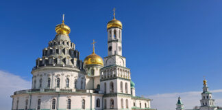 Видеообзор: Новоиерусалимский монастырь в Истре, Воскресенский собор и его святыни — Кувуклия и Камень помазания, март 2026 Видеообзор: Новоиерусалимский монастырь в Истре, Воскресенский собор и его святыни - Кувуклия и Камень помазания, март 2026