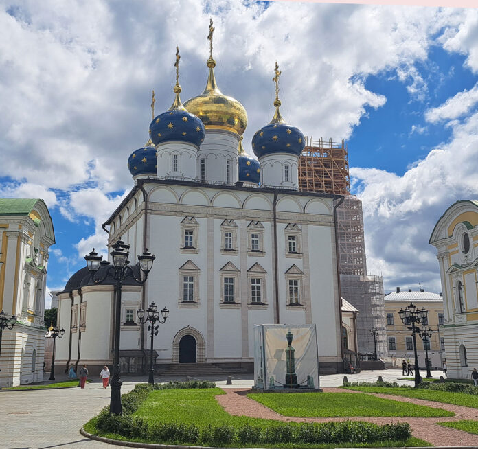 Спасо-Преображенский Кафедральный Собор в Твери: "Святой Спас Златоверхий" от закладки в 1285 до освящения в 2024, видео 2026